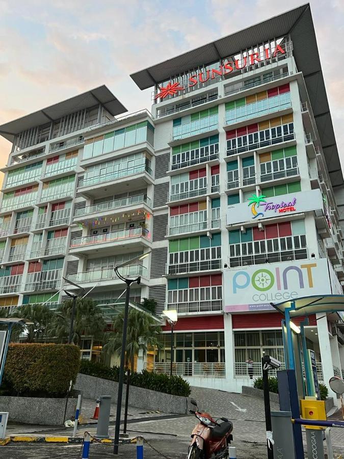Tropical Hotel Kota Damansara Petaling Jaya Exterior foto